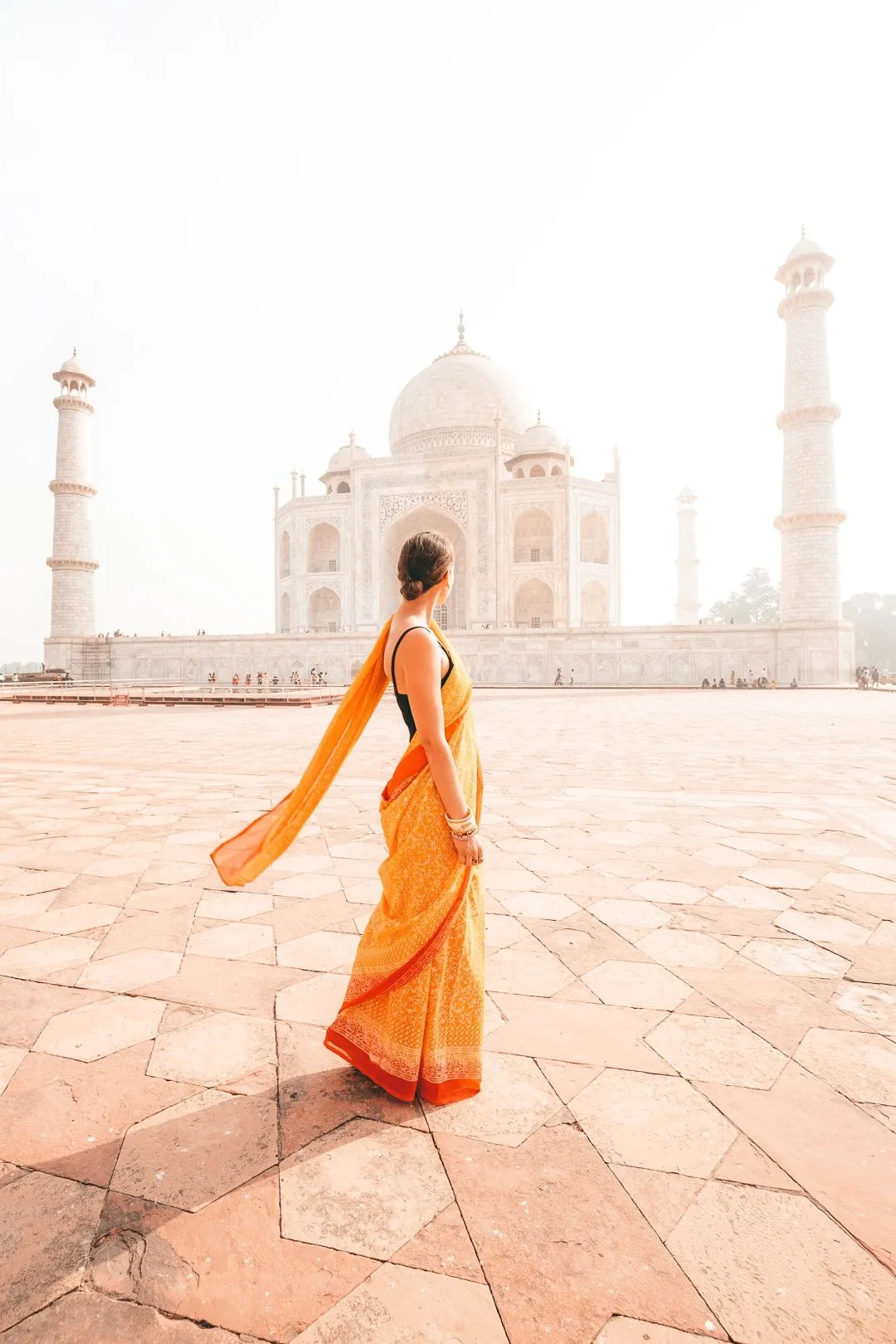 photo tips taj mahal agra india saree